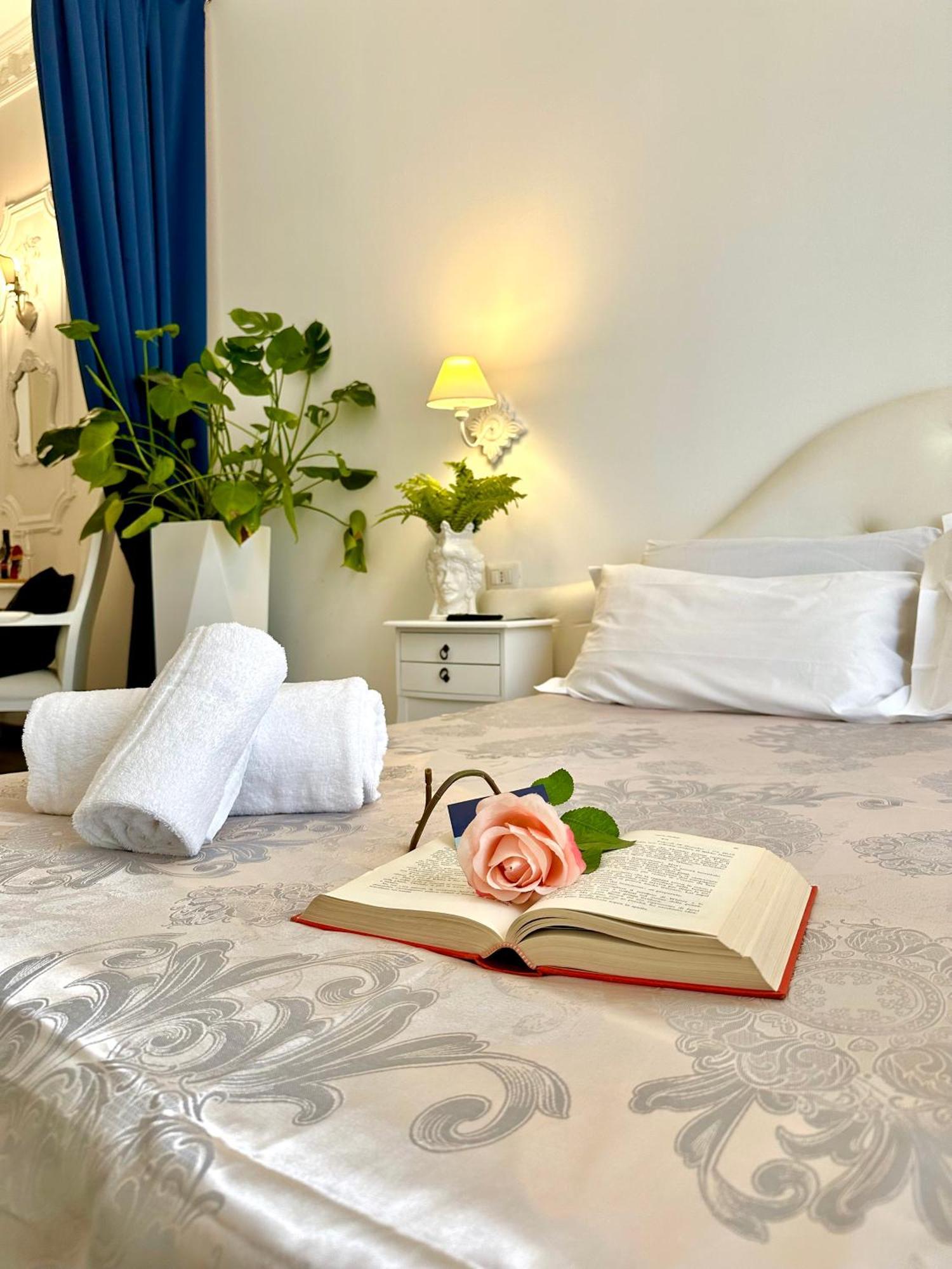 Palazzo Chiatamone Hotel Napoli Eksteriør billede